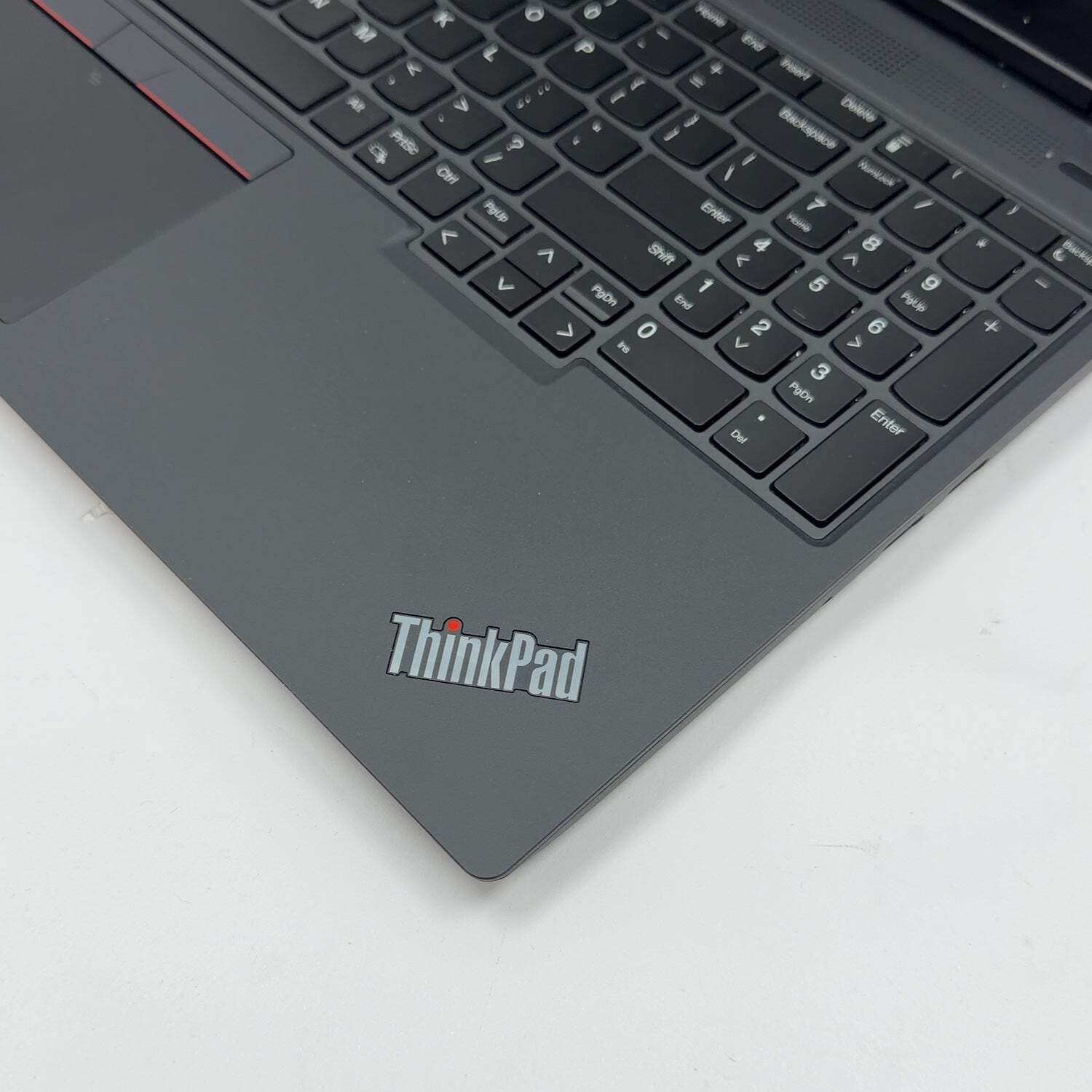 Lenovo ThinkPad P16v Gen 1 16″ Ryzen 5 Pro 7640HS 16GB RAM 512GB SSD RTX A500