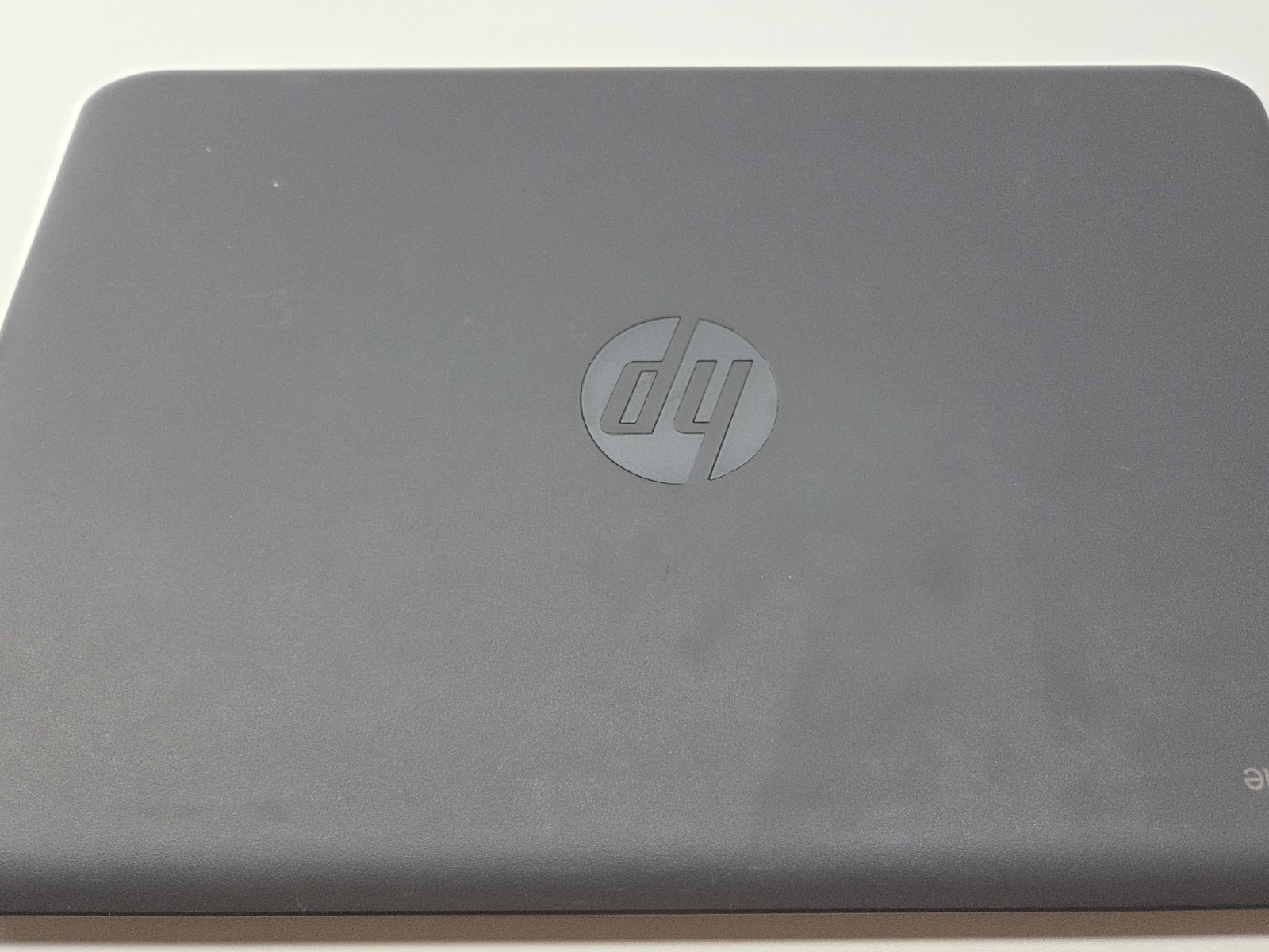 Hp TPN Q220 Chromebook – Locked – Works – No Charger Included
