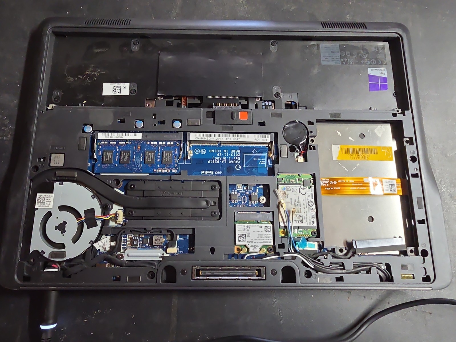 Dell Latitude E7440 | i7-4600U @ 2.10GHz | 2GB DDR3 | No HD | No OS For Parts
