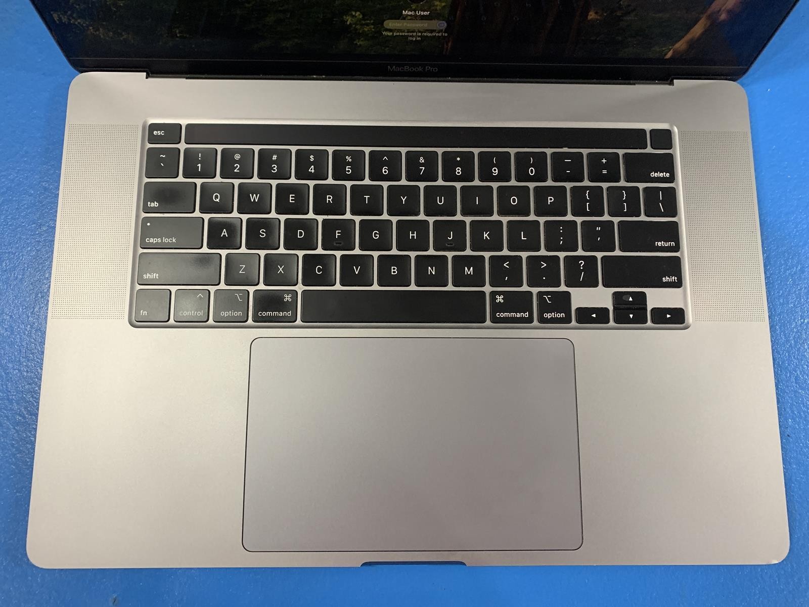 Apple MacBook Pro A2141 Core i7 9750H 2.60GHz 32GB 1TB SSD Sequoia MVVL2LL/A