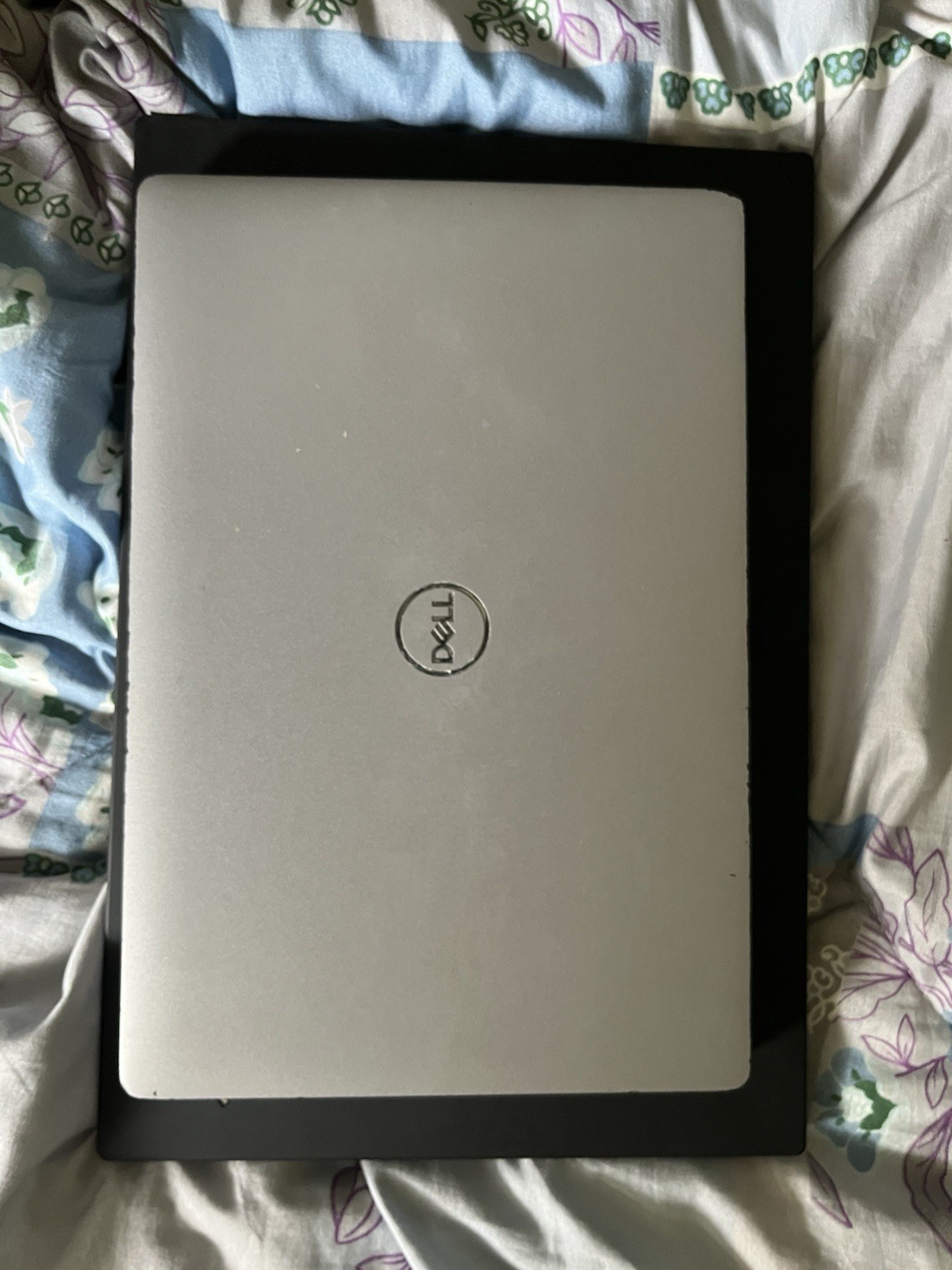 Dell Latitude 5310 13″ i7 8GB RAM 512GB SSD Silver FHD 1920×1080 with charger