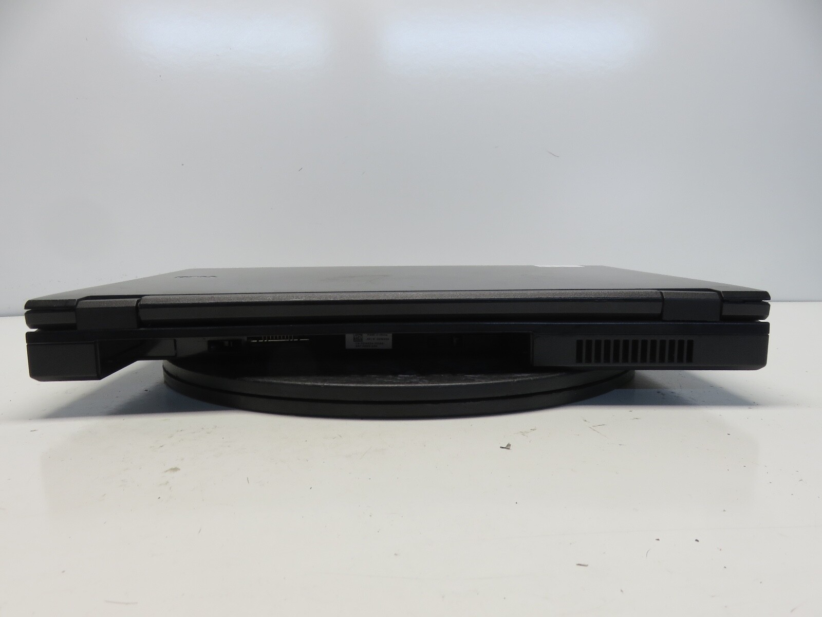 Dell Latitude E5500 Intel Celeron 900 2.2GHz 2048 MB 500 GB WIN XP