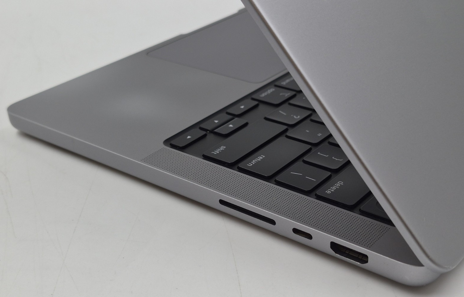 Apple MacBook Pro 2021 – A2442 – M1 Pro Chip 8c 16GB RAM 500GB NVMe macOS Tahoe
