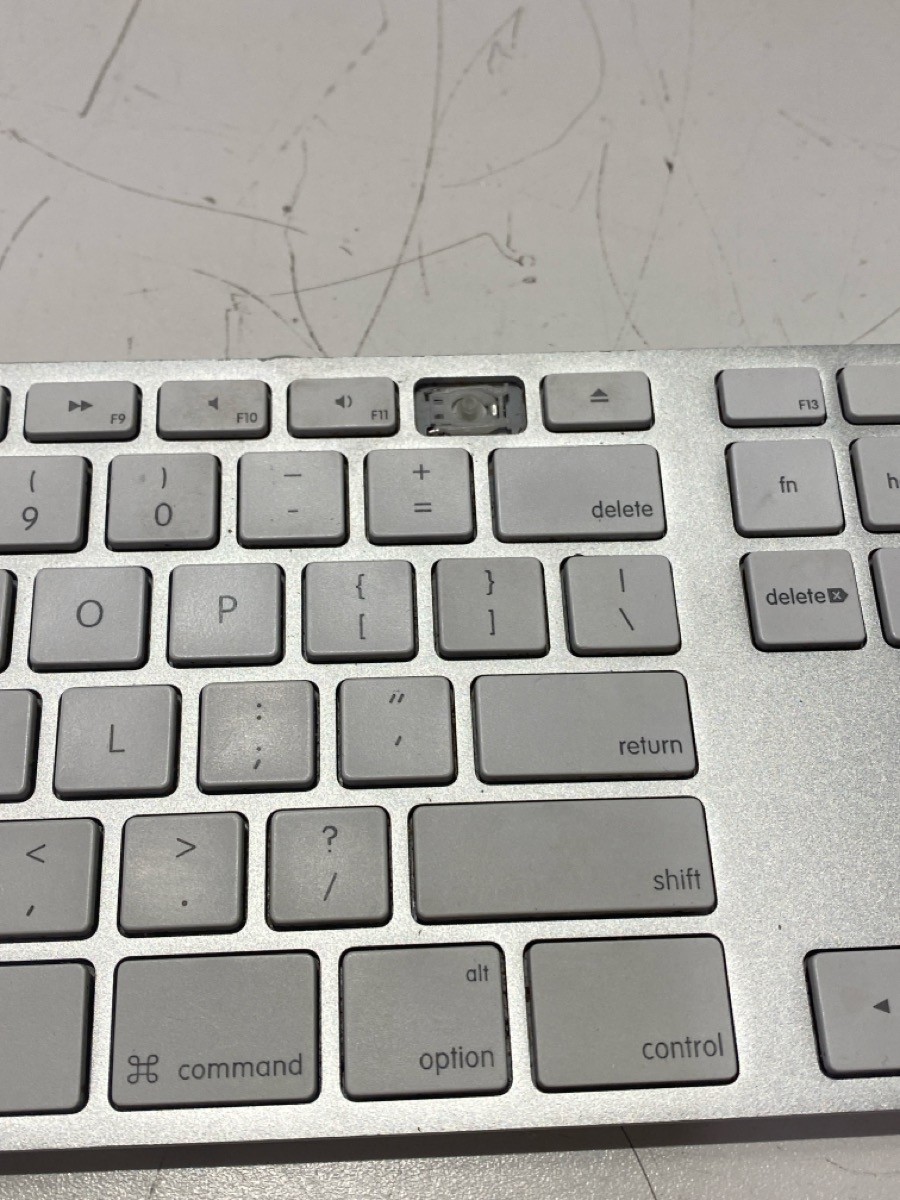 LAPTOP/NETBOOK, SERIAL NUMBER C02TD0X8GG77, APPLE – MAC OS VENTURA, (P22017888)