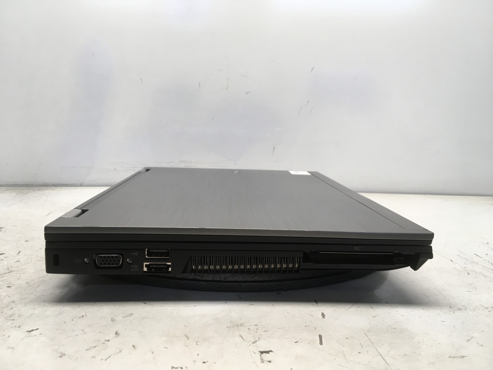 Dell Latitude E6410 Intel i5-M520 2.4GHz 4 GB NO HDD No Batt