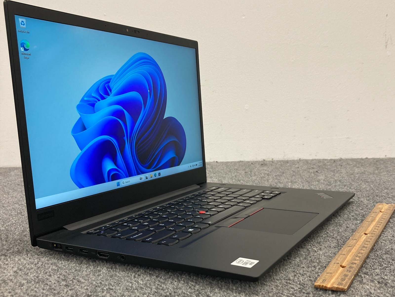 Lenovo ThinkPad X1 Extreme Gen 3 15.6″ Laptop i7-10850H 32GB RAM 512GB NVMe