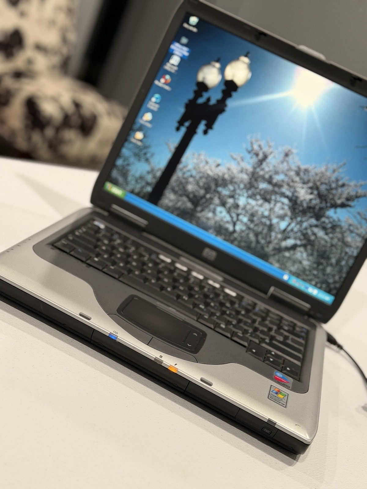 HP Compaq nx9030 Laptop Intel Centrino Windows XP Excellent Condition No Charger