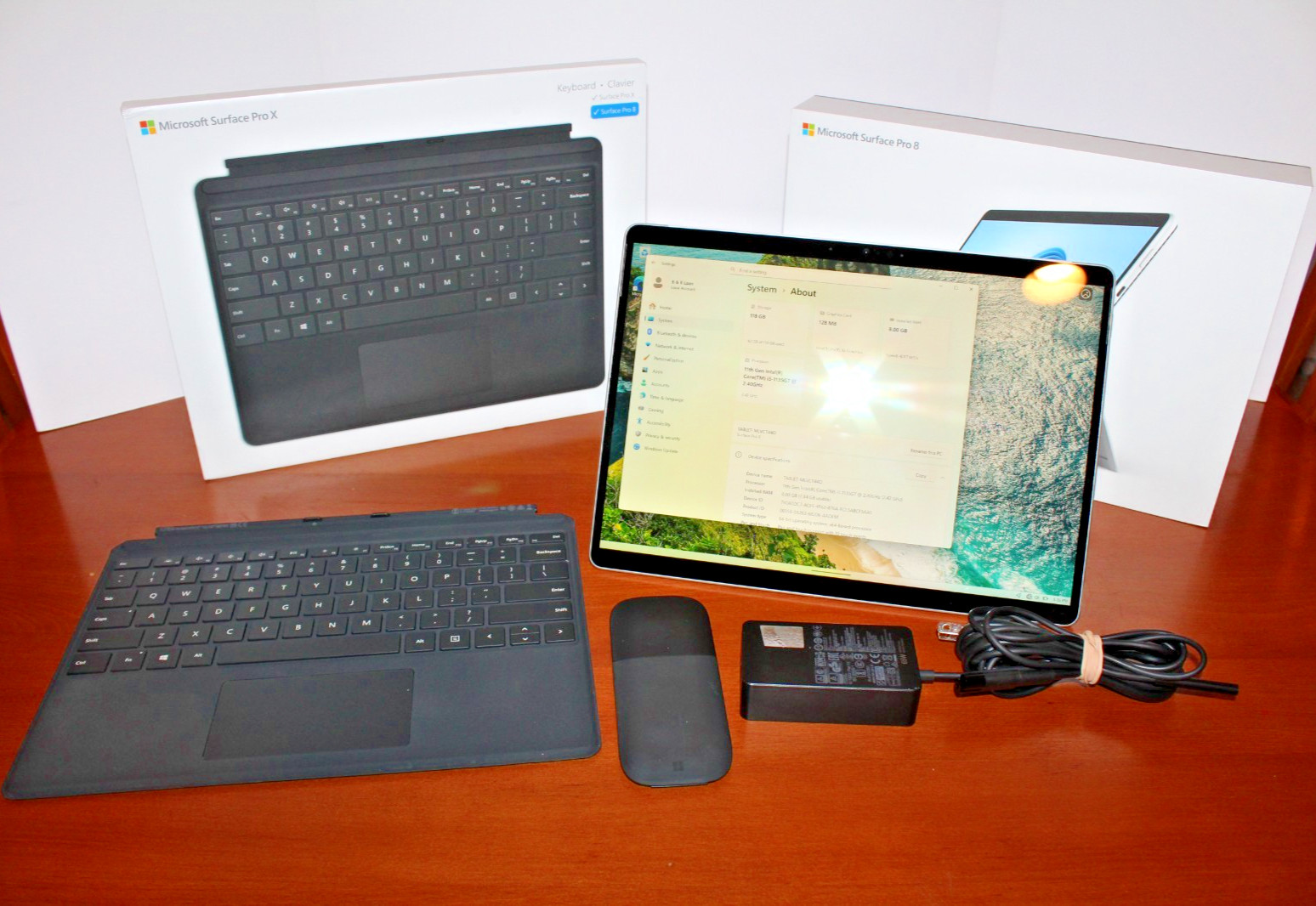 Microsoft Surface Pro 8 (1983) 13″ 128GB, Intel i5 11th, 8GB w/ Keyboard & Mouse