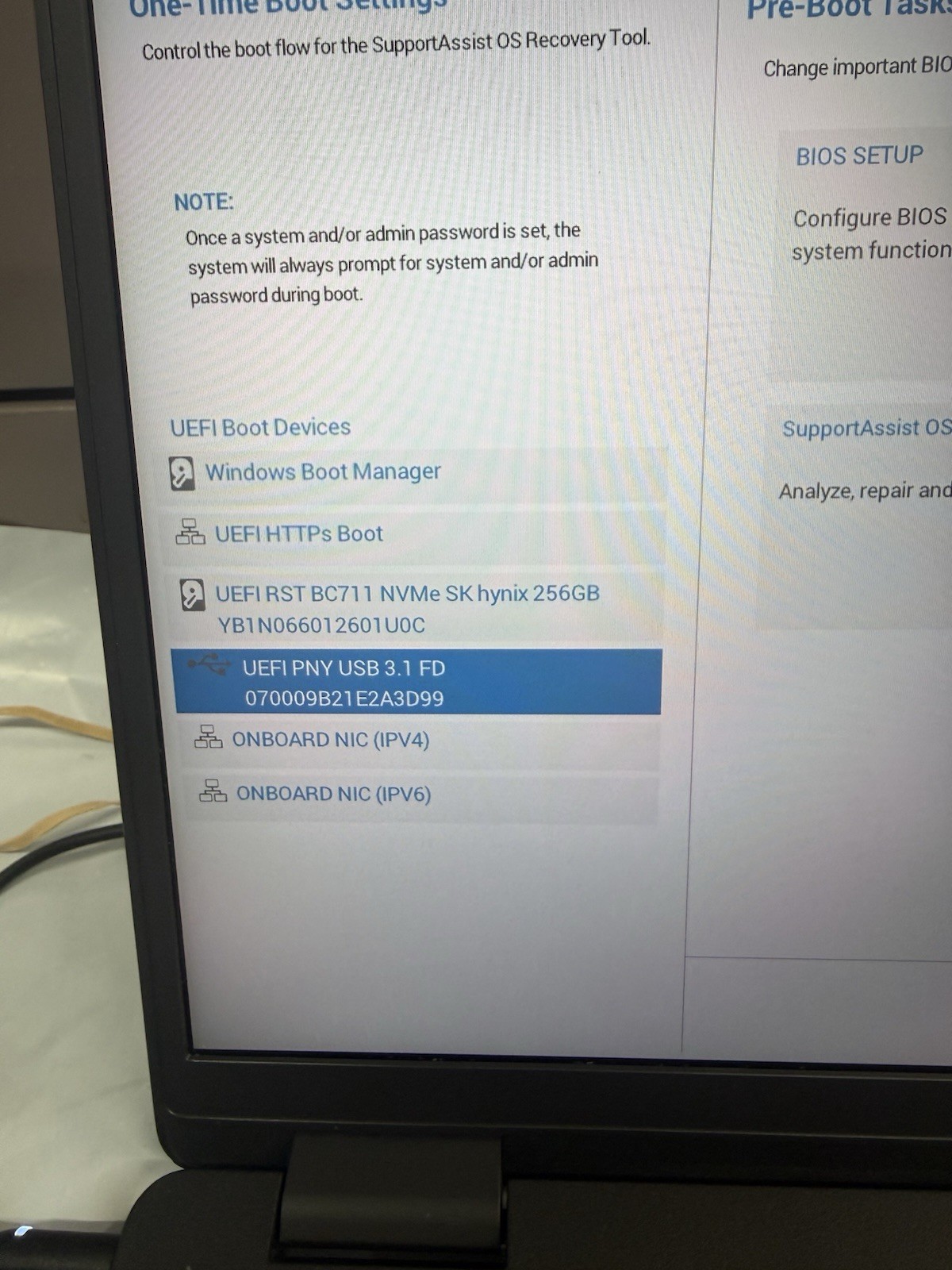 Dell Latitude 3520 15.6″ Windows 11 Laptop i5-1145G7 16GB RAM 256GB SSD