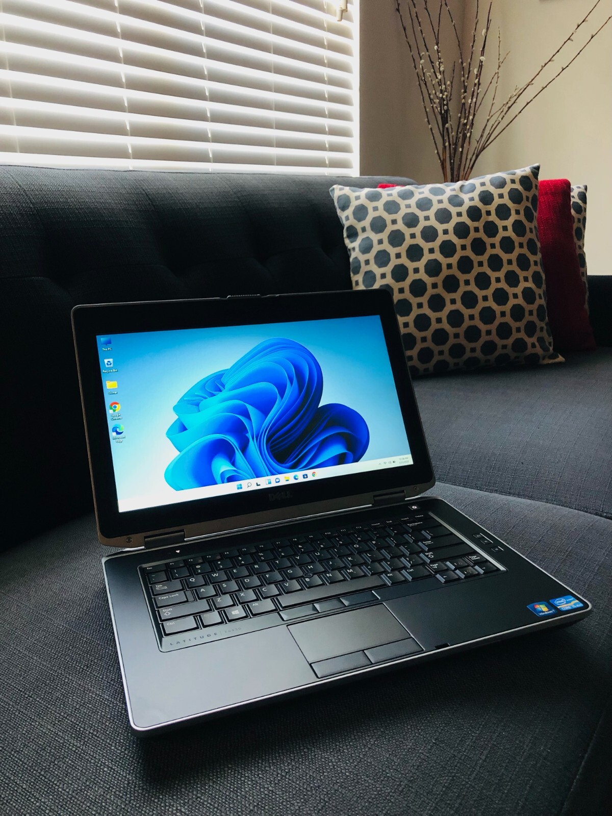 Dell Latitude E6430 14″ (128GB SSD, Intel Core i5-3340M, 2.70 GHz, 4GB) – Webcam