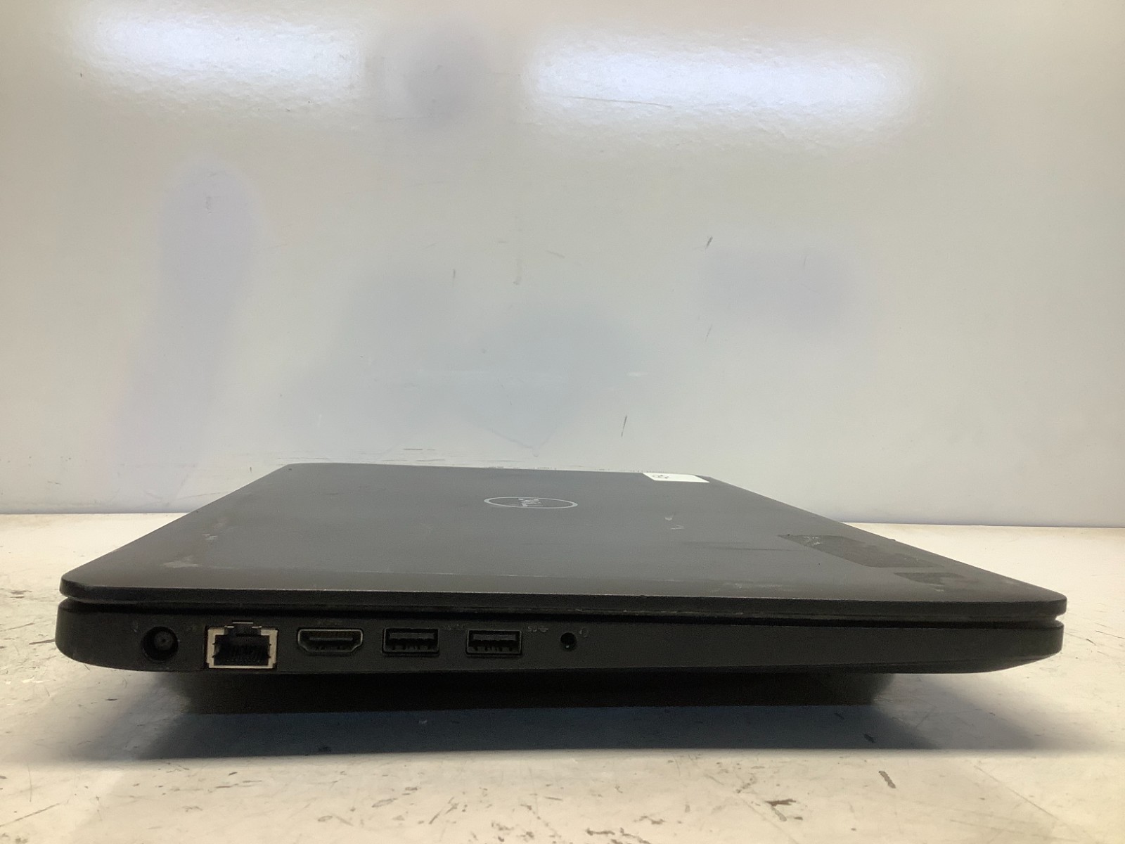 Dell Latitude 3580 Intel i3 No RAM NO HDD