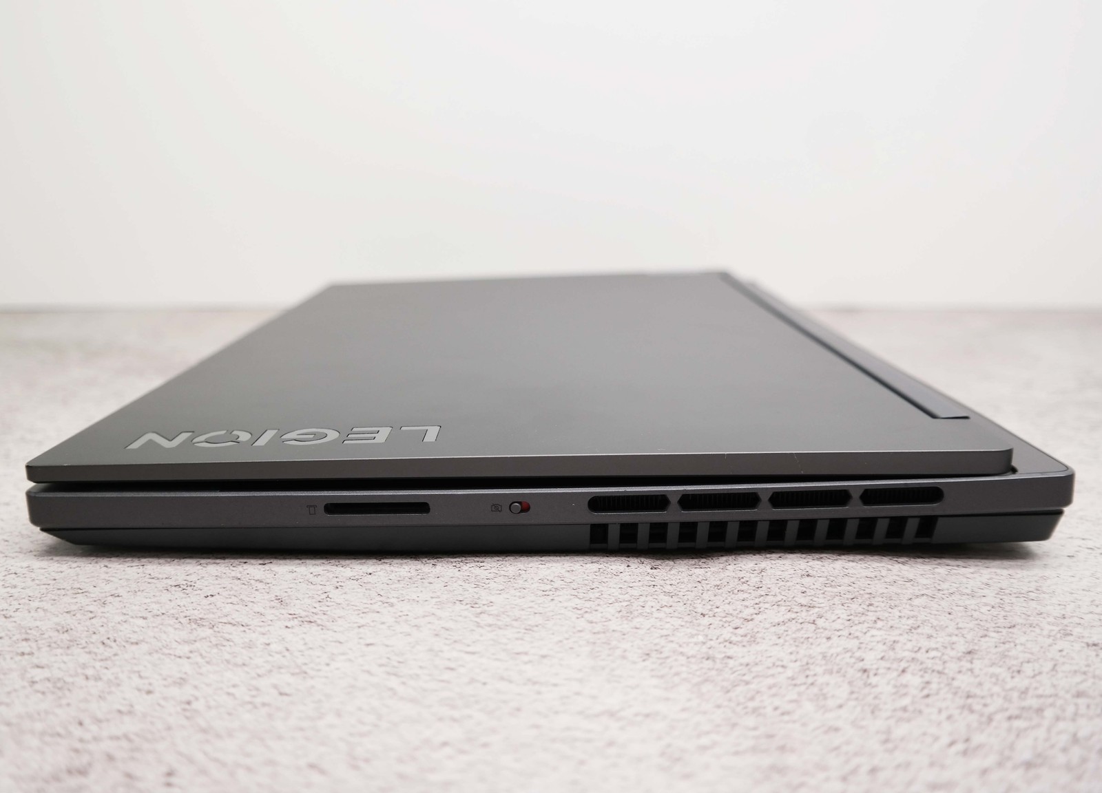 Lenovo Legion Slim 5 16APH8 Ryzen 5 7640HS BROKEN