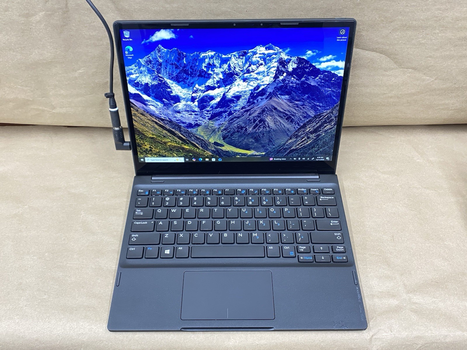 Dell Latitude 7285 – 12″ 2880*1920 – i7-7Y75 – 16GB – 256GB SSD – Win 10 Pro