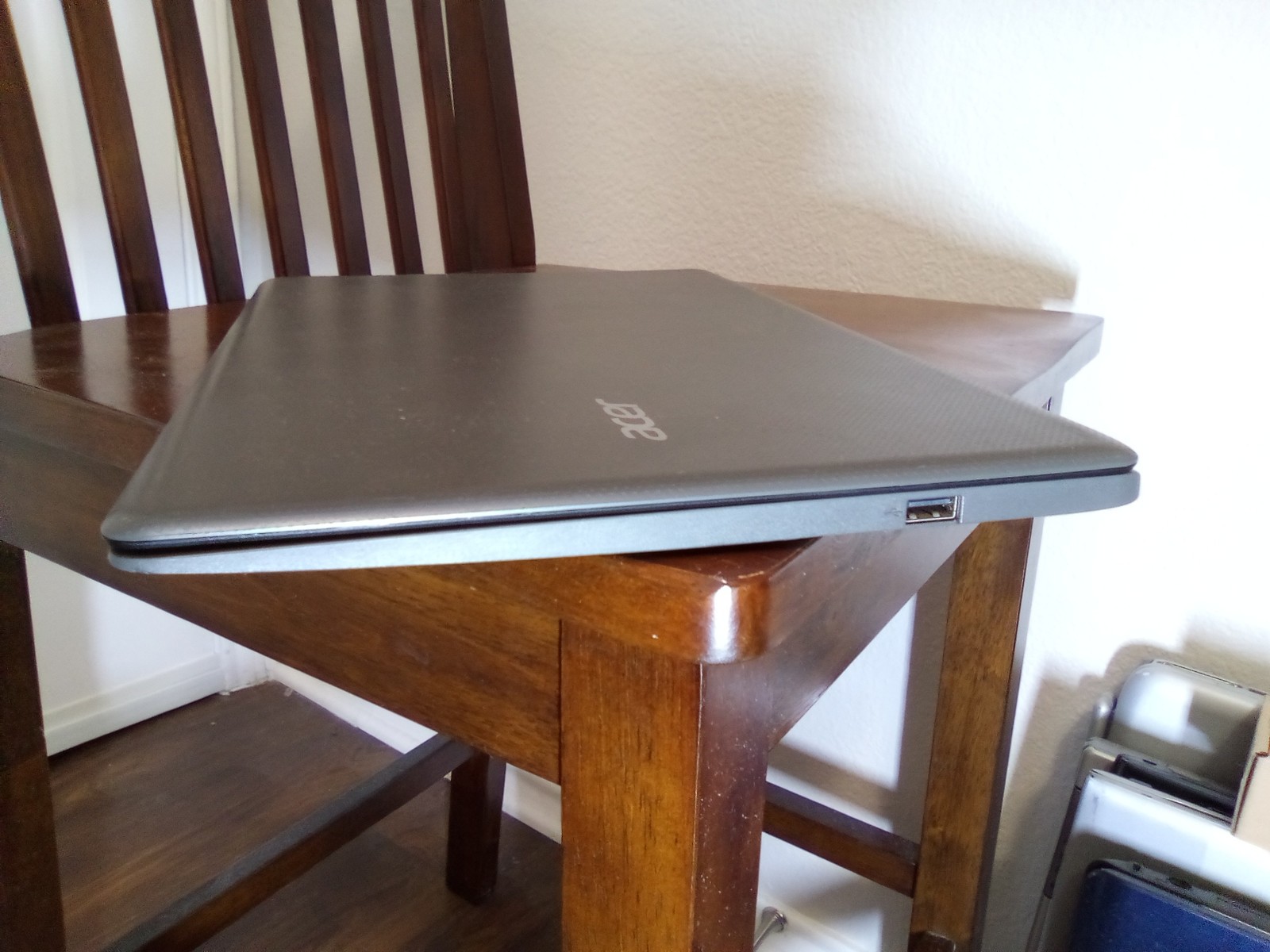 Acer Aspire One Cloudbook 14 (AO1-431) [Windows 11 Pro] [2 GB DDR3] [32 GB eMMC]