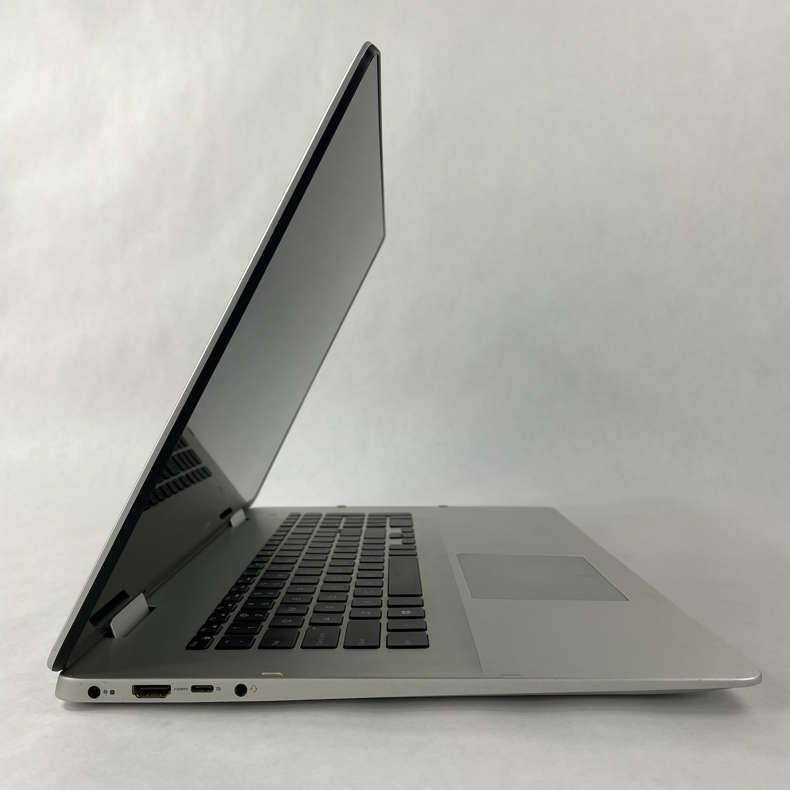 Dell Inspiron 7786 17.3″ i7-8565U 1.80 GHz 8 GB RAM No SSD/OS/AC NVDIA MX250