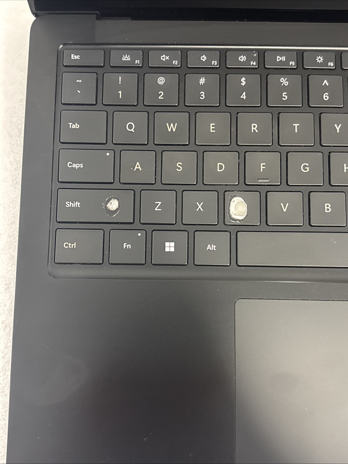 Microsoft Surface Laptop 5 13.5” (512GB, Intel i7 12th, 16GB RAM) Black *Read*