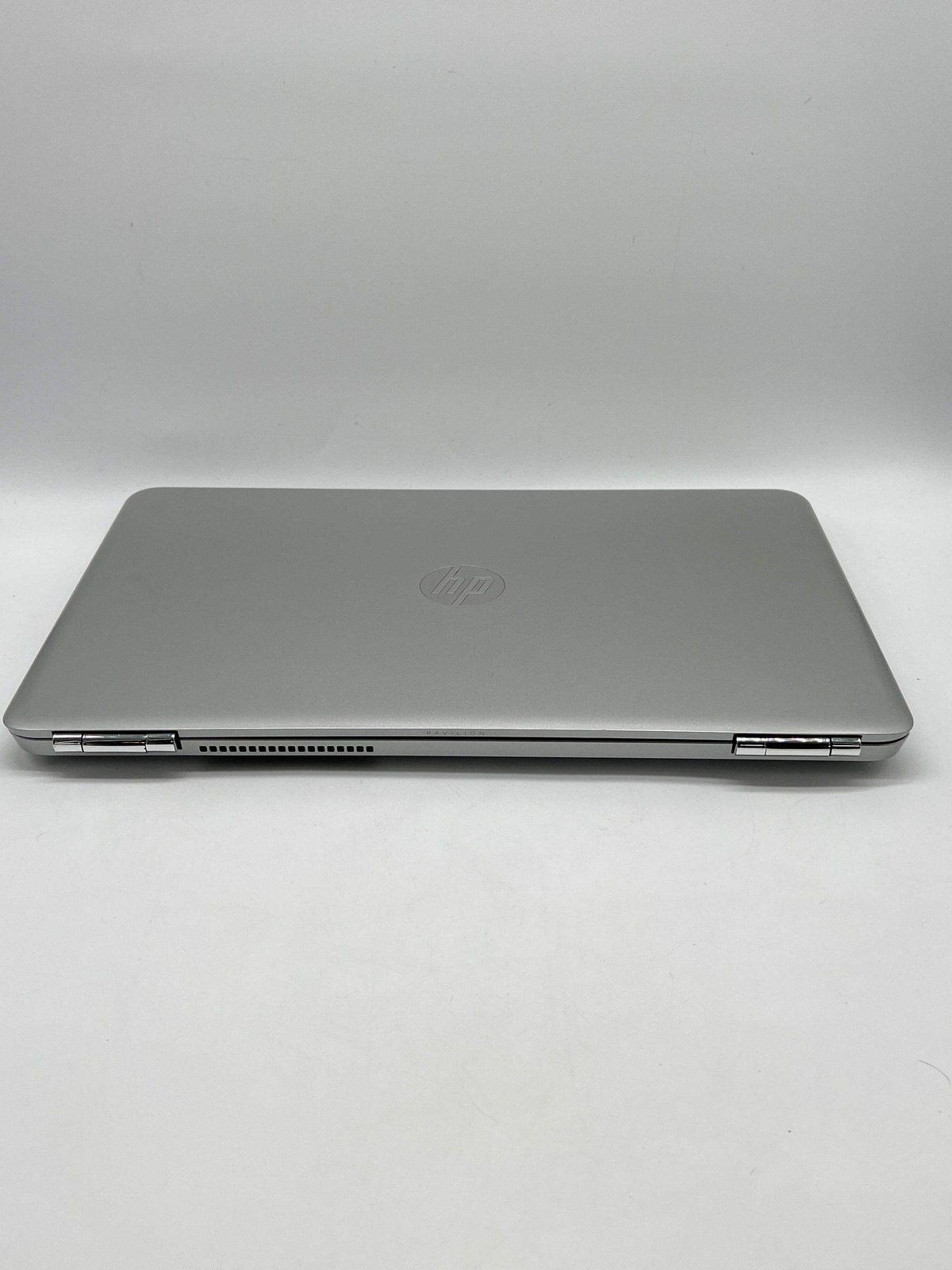 HP Pavilion 15-aw053nr AMD A12-9700P 8GB RAM 1TB HDD – For Parts (Read)