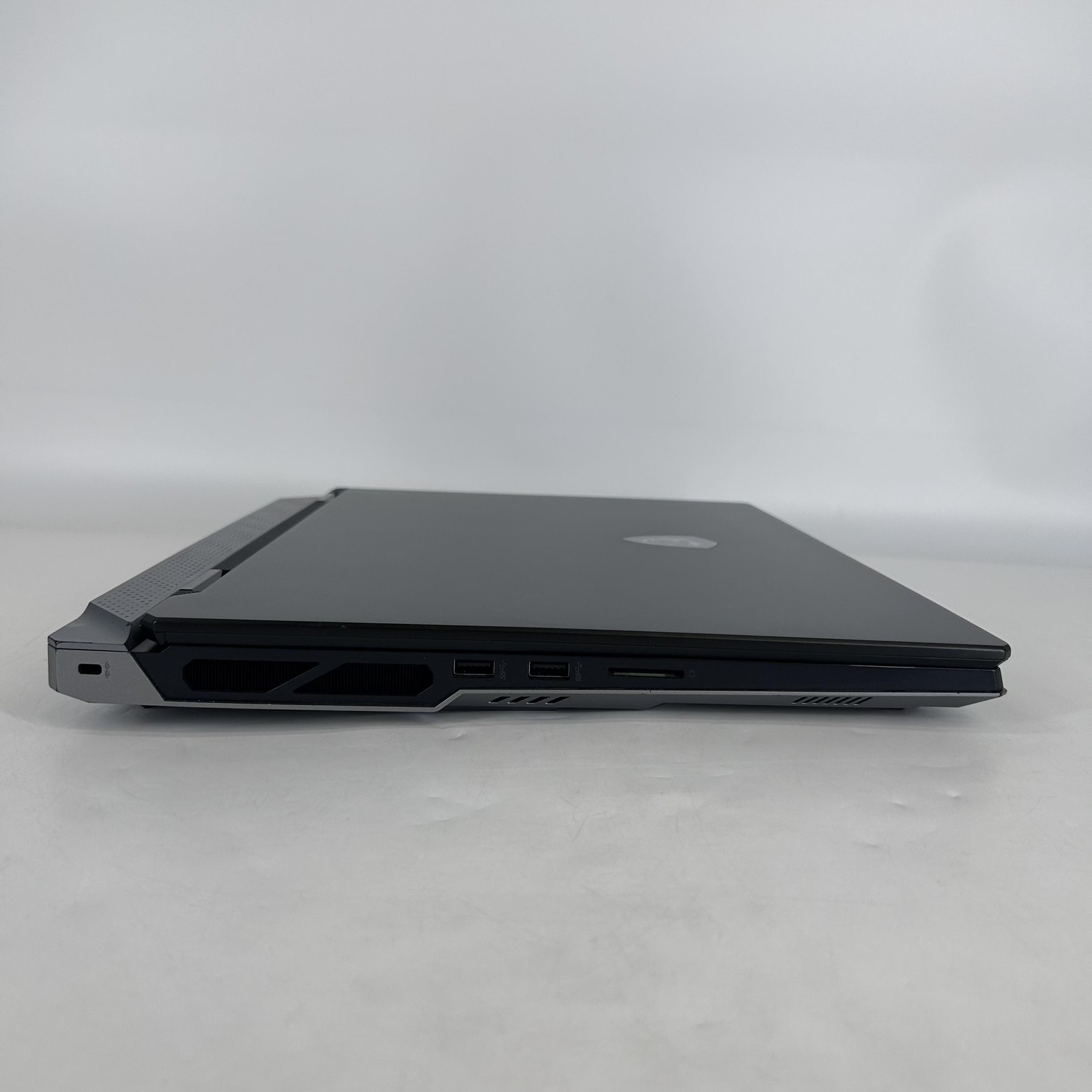 MSI Titan 18 HX 120Hz 2.2 GHz i9-14900HX 64GB 12TB SSD NVIDIA RTX 4090 Very Good