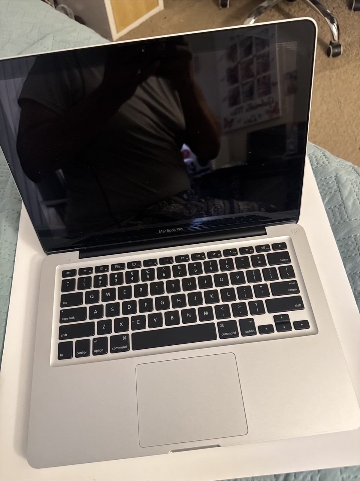 Apple MacBook Pro A1278 Intel Core 2 Duo P7550 2.26GHz 4GB RAM, 499GB HD