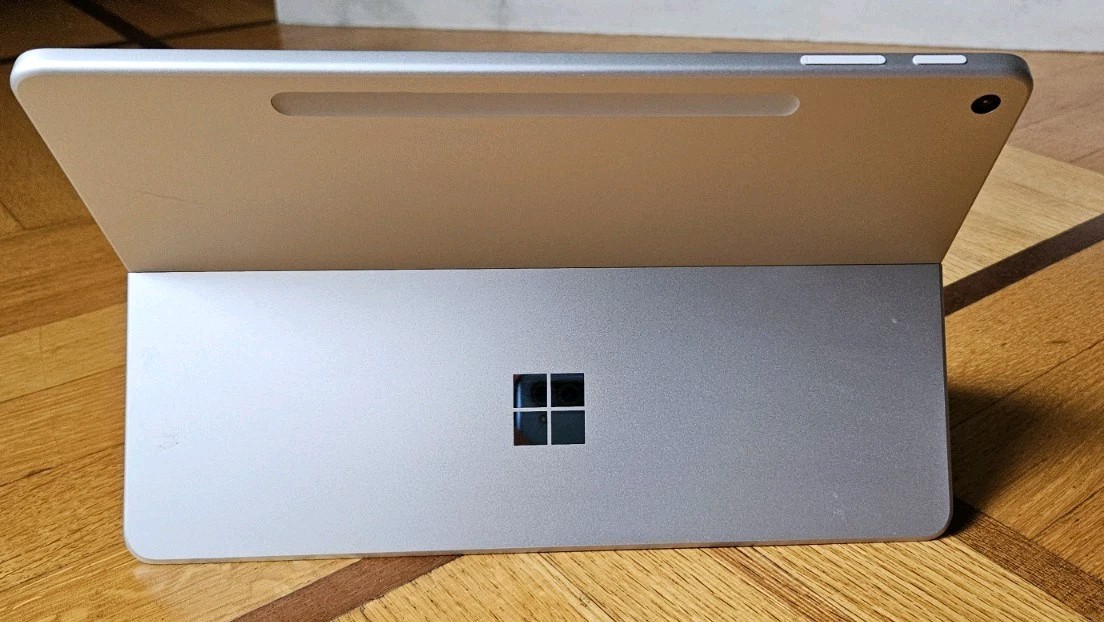 Microsoft Surface Pro 12″ Snapdragon X Plus 16GB DDR5 256GB SSD Windows 11 Home