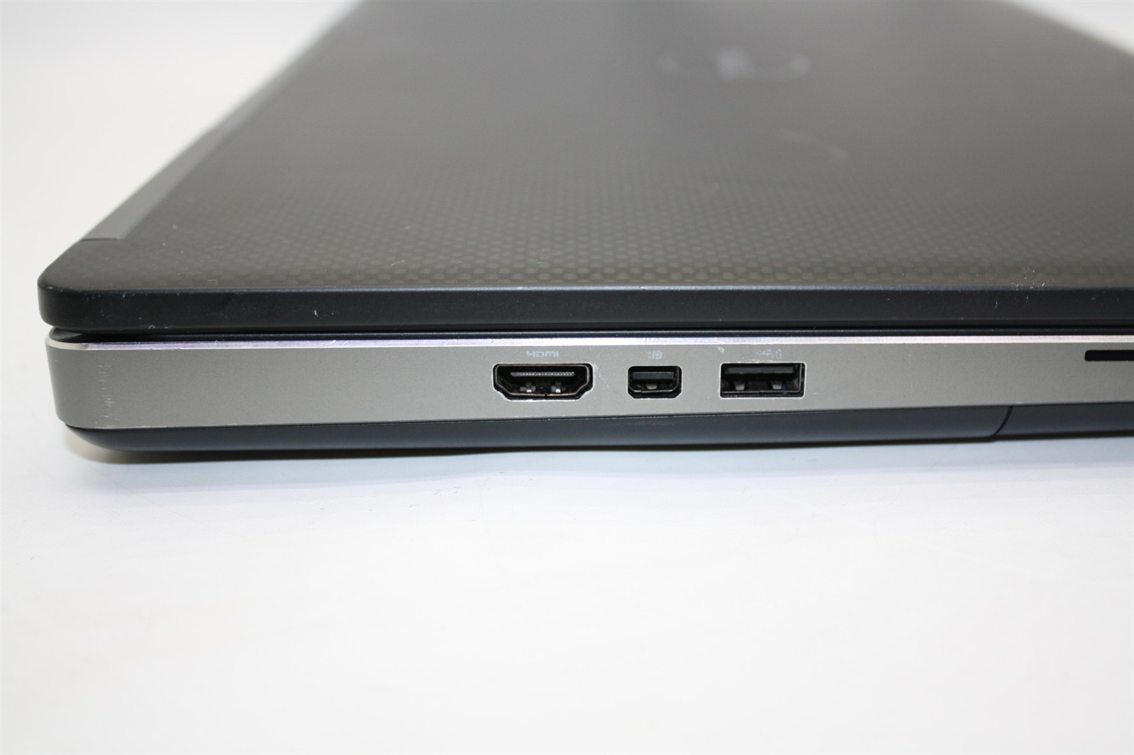 15.6″Dell Precision 7510 Xeon E3-1535M 2.90GHz RAM 16GB SSD 256GB/Camera issue