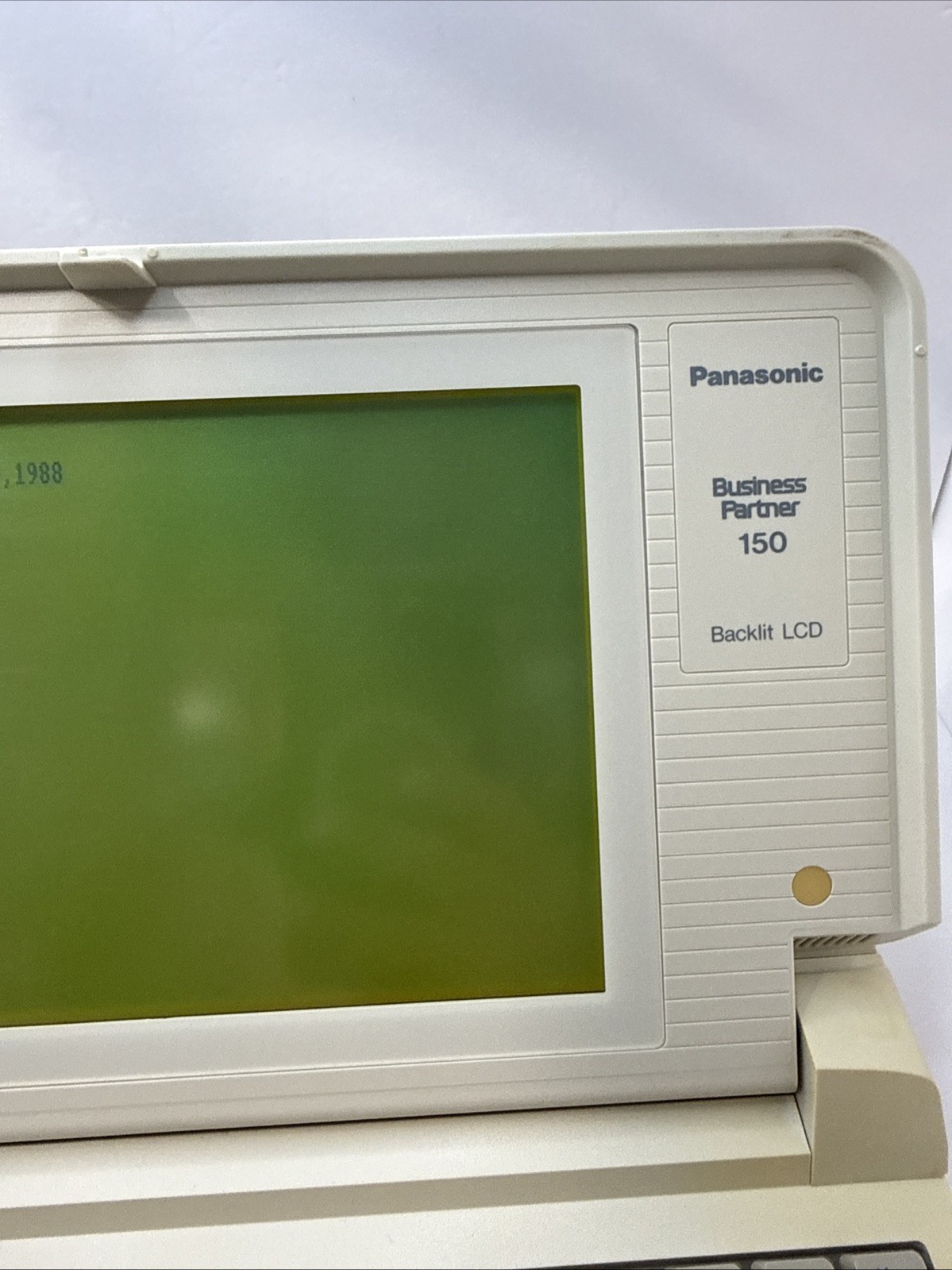 1989 Panasonic Business Partner CF-150 B Portable Computer Powers On Untested