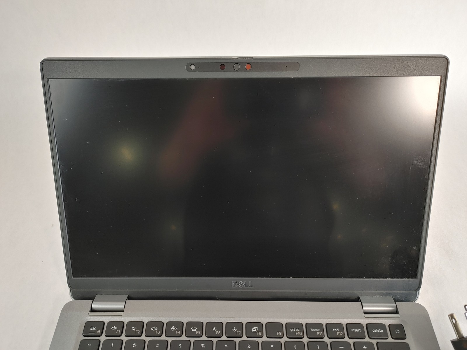 Dell Latitude 5330 Core i7-1265U 1.80 GHz 16 GB DDR4 256 GB NVMe Windows 11 Pro