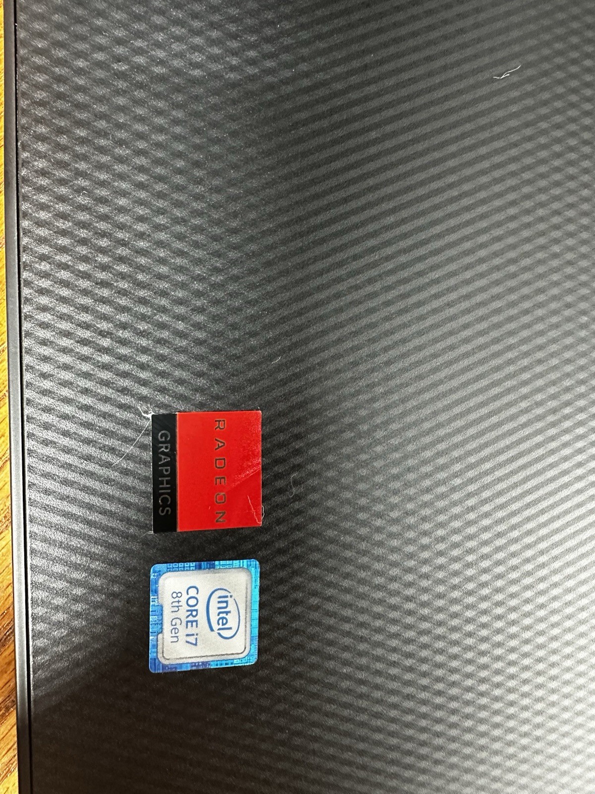 Dell Inspiron 17 3000 17.3″ FHD i7 8th Gen 8GB 1TB HDD Radeon 520