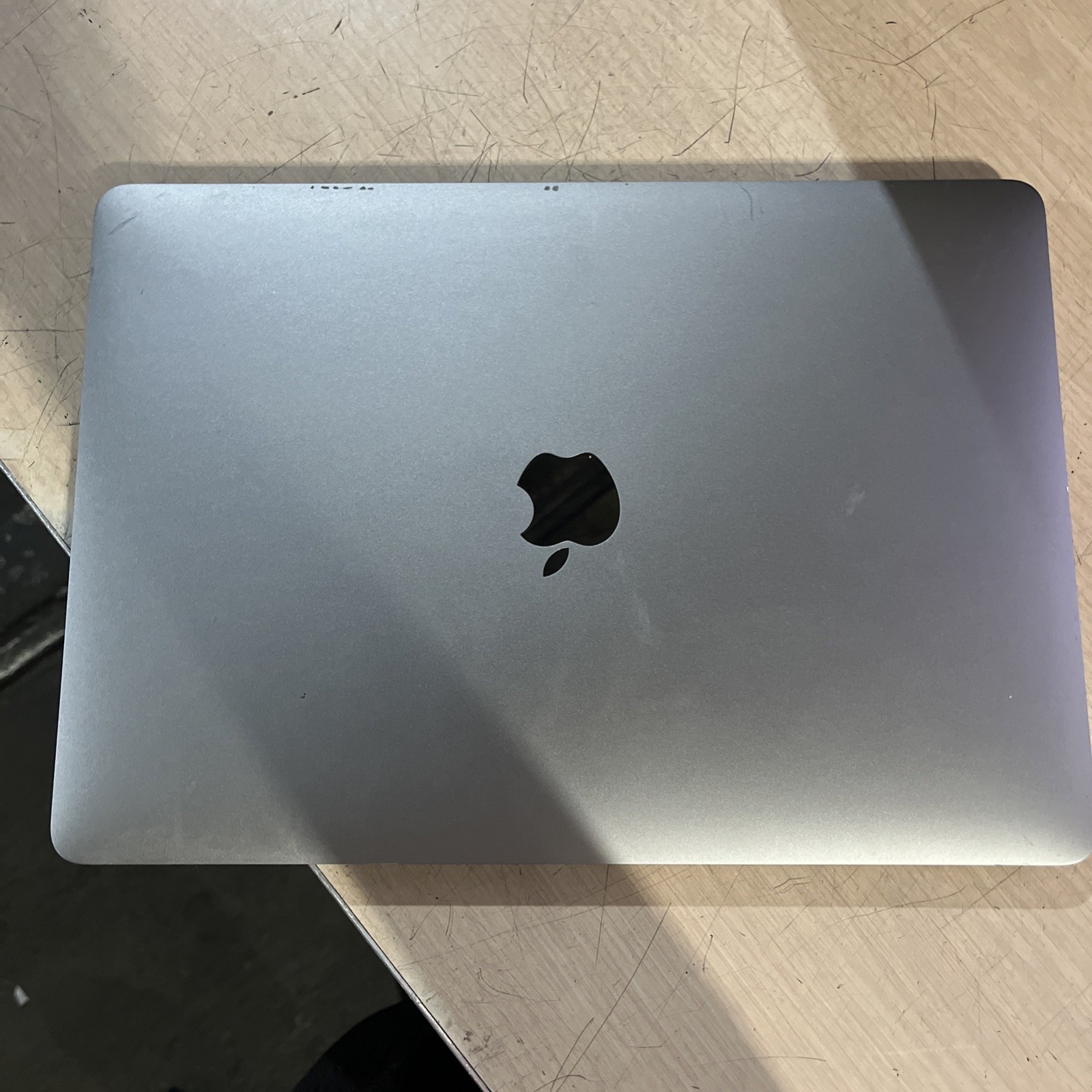 APPLE MACBOOK PRO “M1″ 8 CPU/8 GPU 13” 3.2GHZ 8GB RAM 256SSD