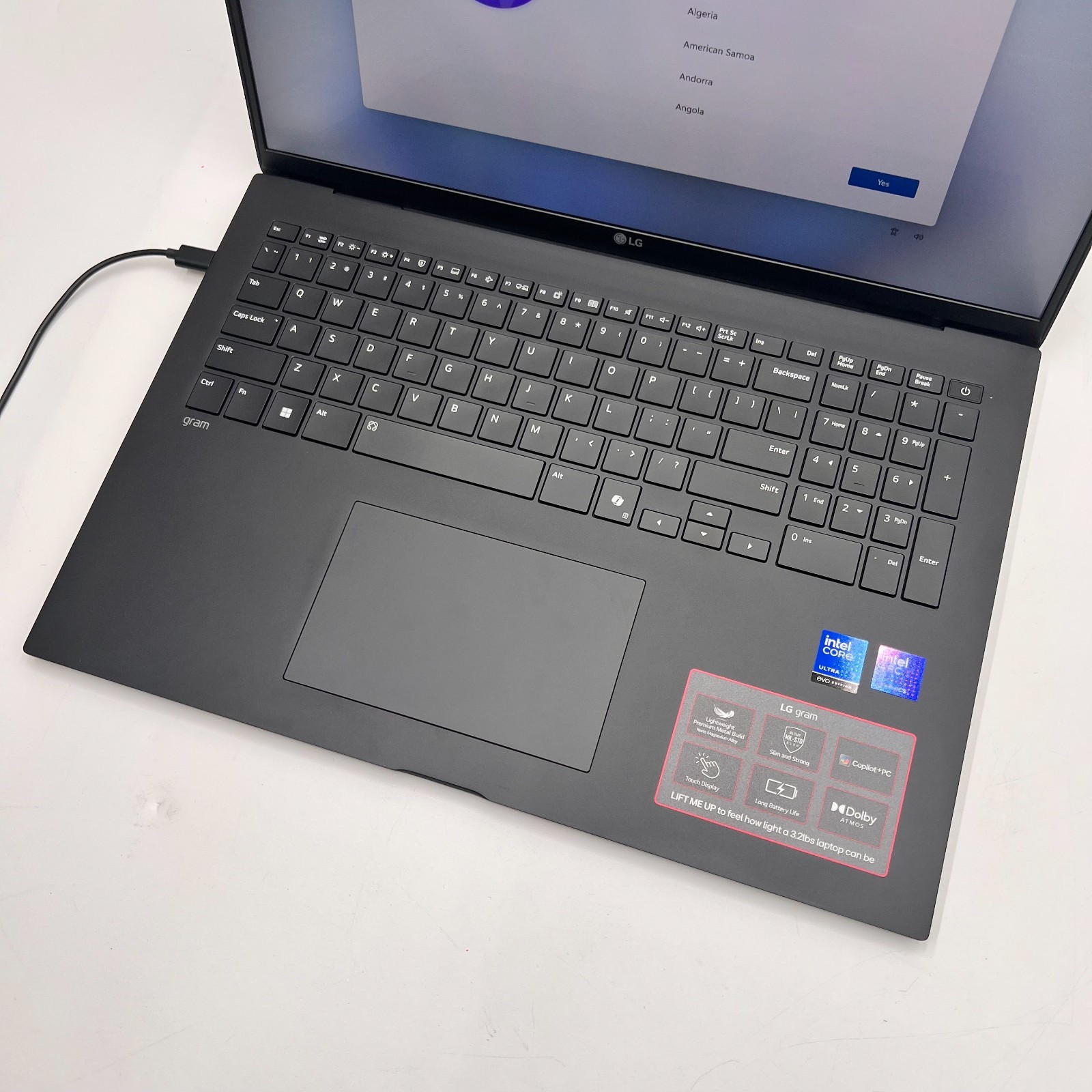 LG Gram 17″ 17Z90TL-H.AUB6U3 Ultra 7 32GB RAM 1TB SSD Black | NEW OPEN BOX