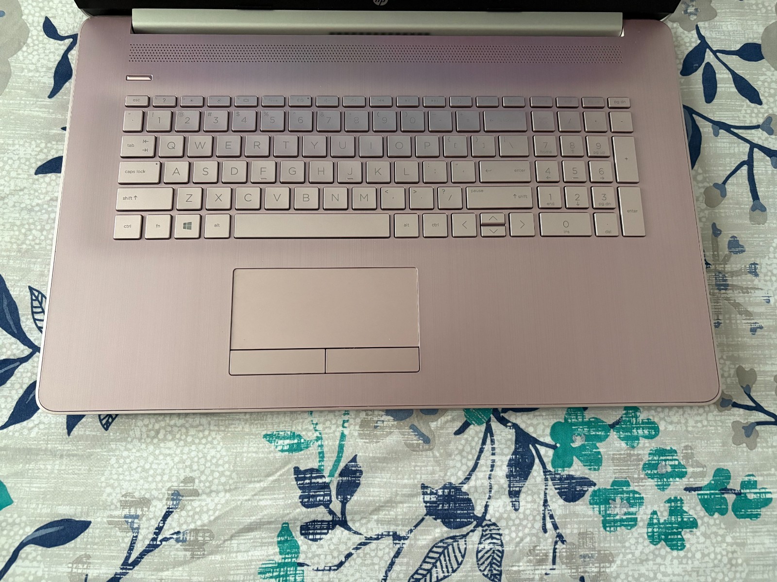 HP 17-ca1007cy AMD Ryzen™ 7 3700U with Radeon 10 1TB NVMe+1TB HDD 16GB MEM WIN11