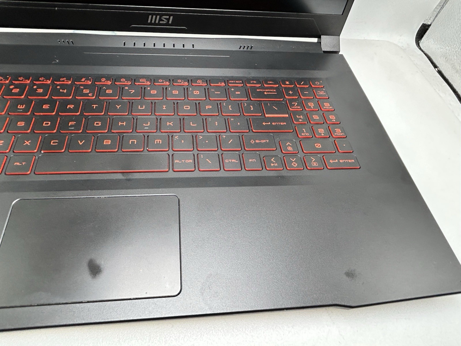 MSI Katana GF76 – 17.3″ FHD – i7-12700H – 16GB RAM – RTX 3070 Ti –1TB SSD– Black