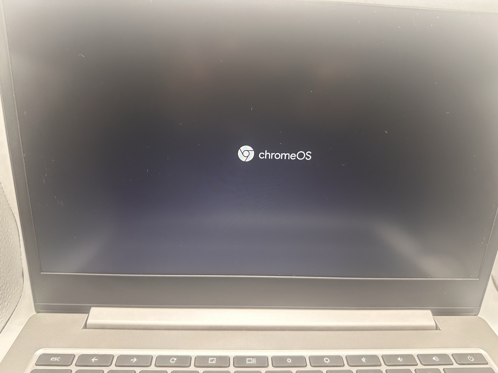 Lenovo – IdeaPad Slim 3 Chromebook Laptop – 14″ Full HD Touchscreen Laptop –
