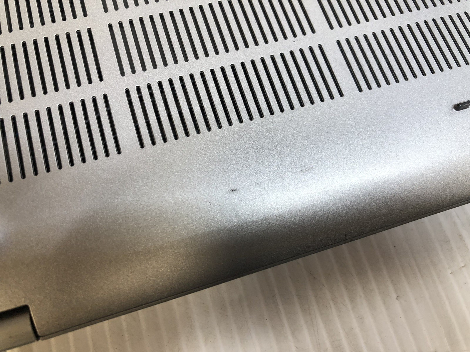Dell Precision 3550 15.6″ i5-10310u | NO RAM/SSD/OS/Battery – DOES NOT POWER ON