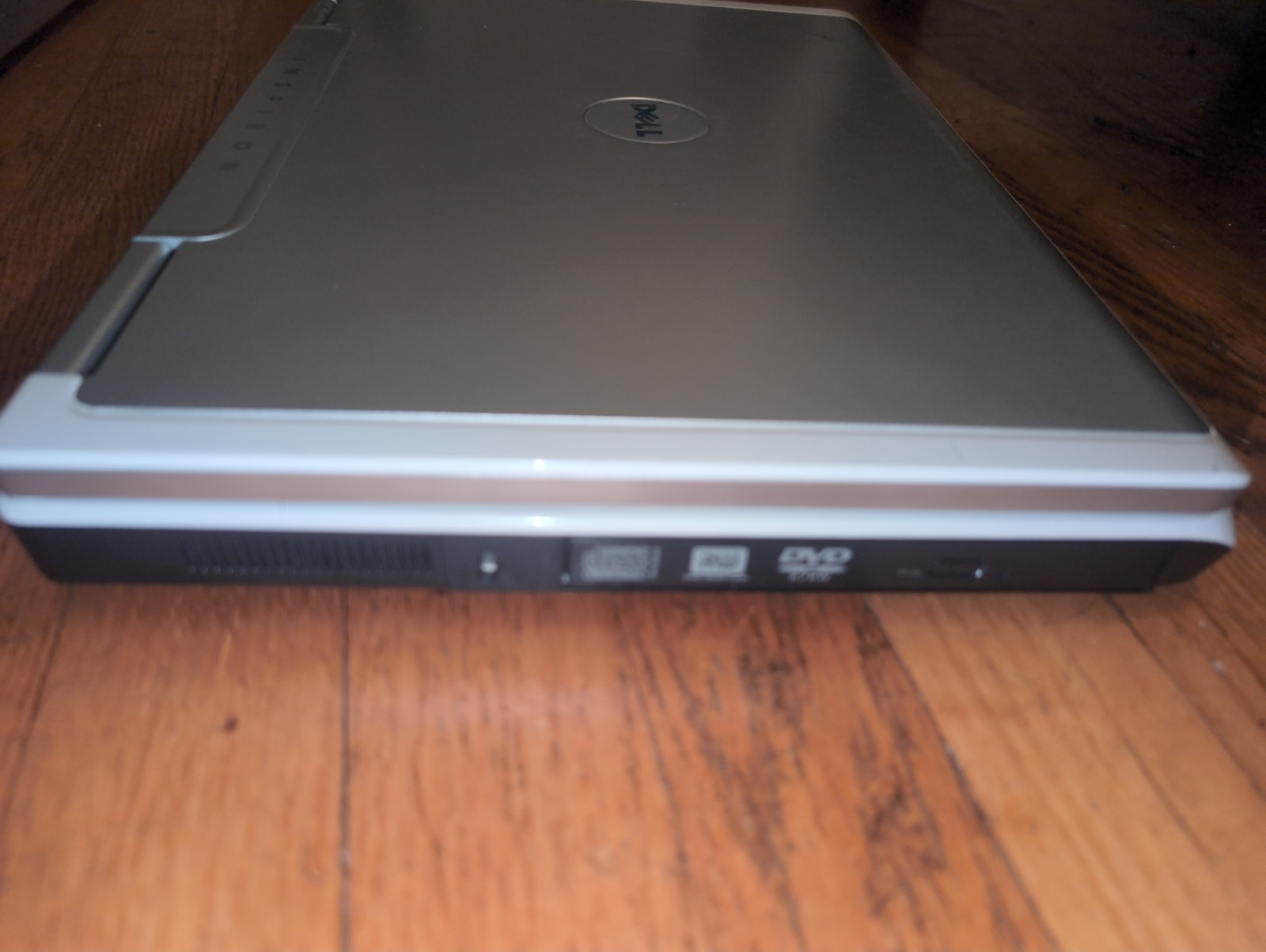 Dell Inspiron E1505 | Intel Core 2 Duo 1.83GHz 4GB RAM 160GB HDD Windows XP OEM