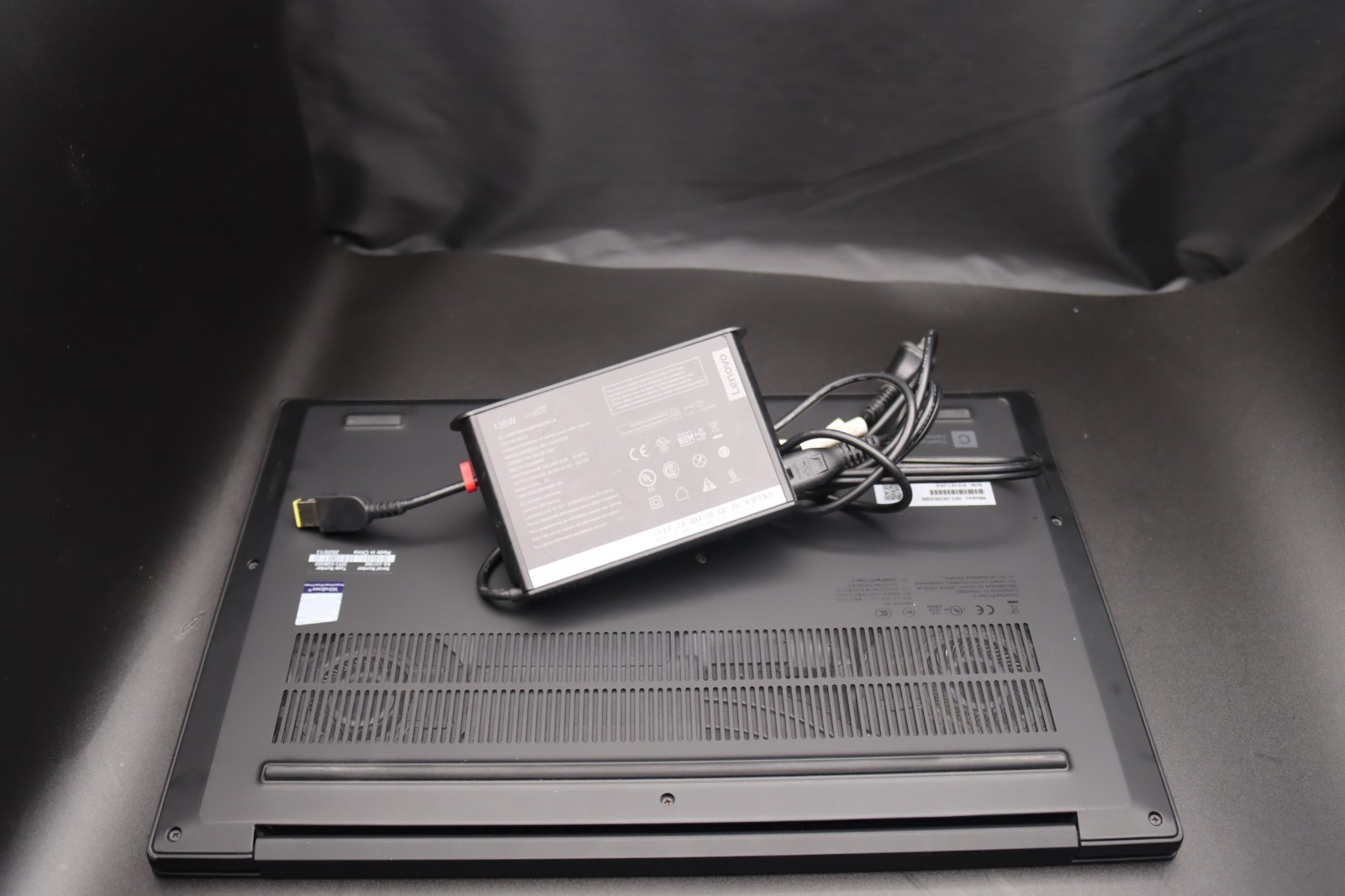 Lenovo ThinkPad P1 Gen 3 i7-10750H 32GB RAM 512GB SSD NVIDIA Quadro T1000