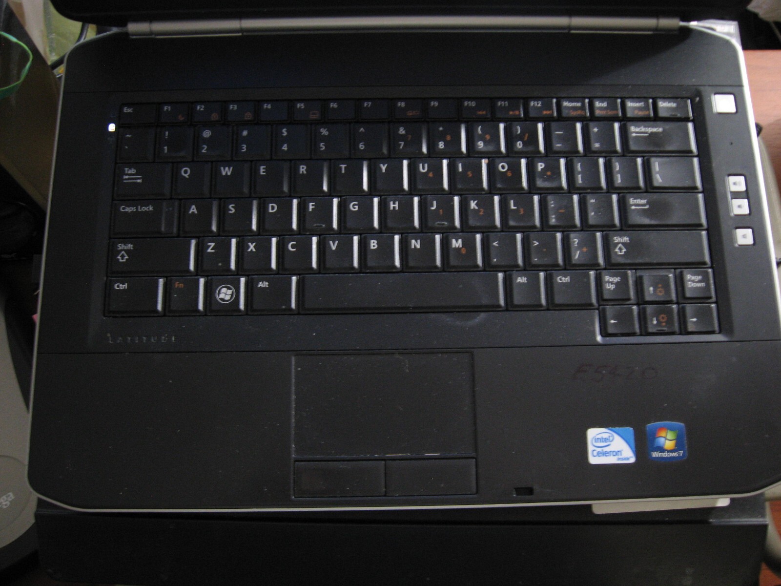 Dell Latitude E5420 14 inch (160 GB, Intel Core i5 2nd Gen., 2.50 GHz, 4 GB)…