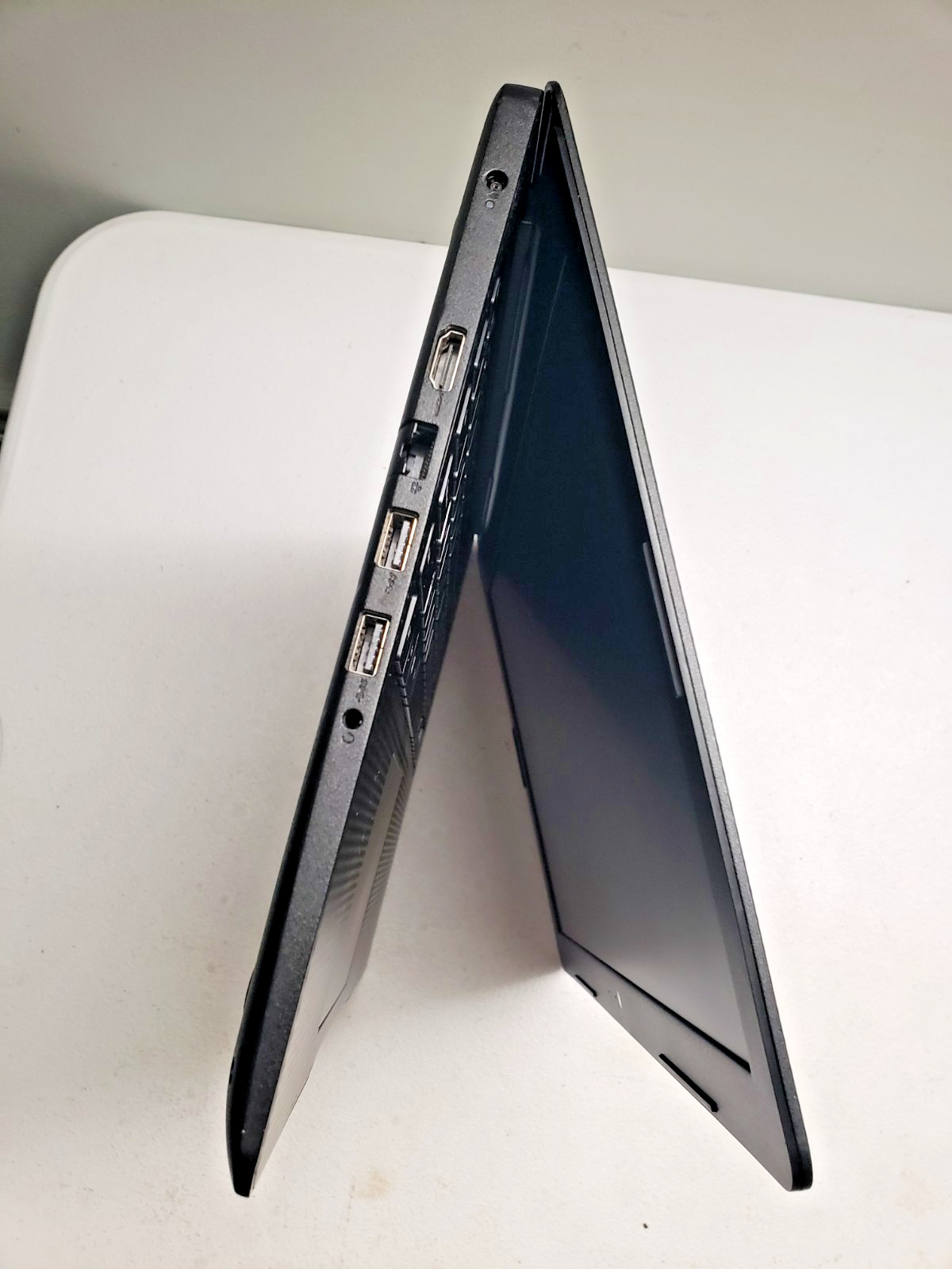 Dell Inspiron 3593 i3-1005G1 1.20Ghz 8 Gb 250 Gb SSD 15.6 LED Charger Win11 Home
