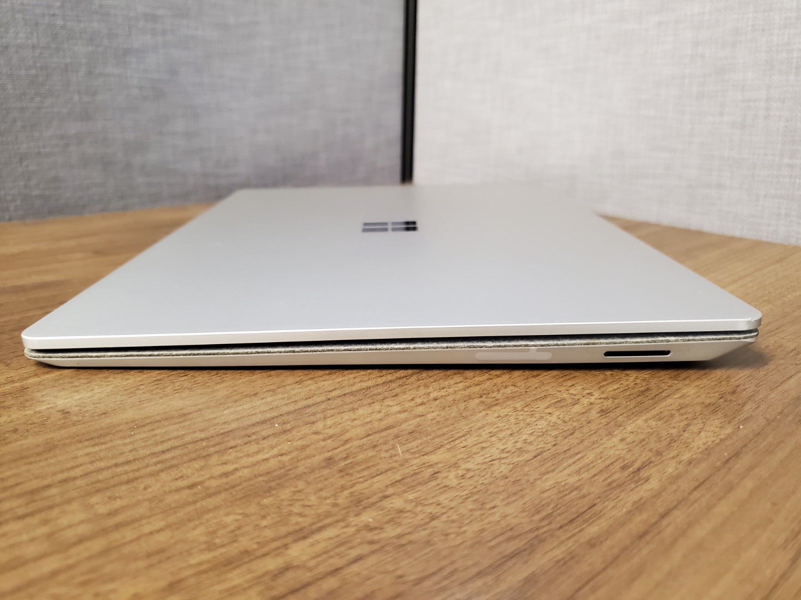 Microsoft Surface Laptop 2 | i5-8350U | 8GB RAM | 128GB SSD | Win11 Pro | Silver