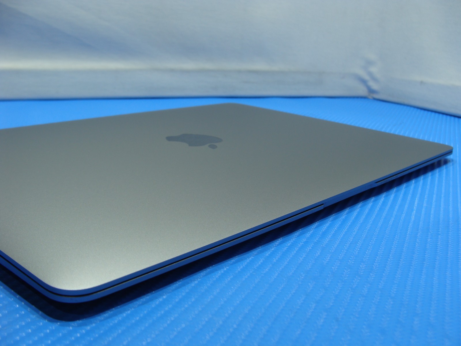 Apple MacBook Air A2337 13.3″ M1 2020 8CPU/7GPU 8GB 256GB OS Sequoia space gray