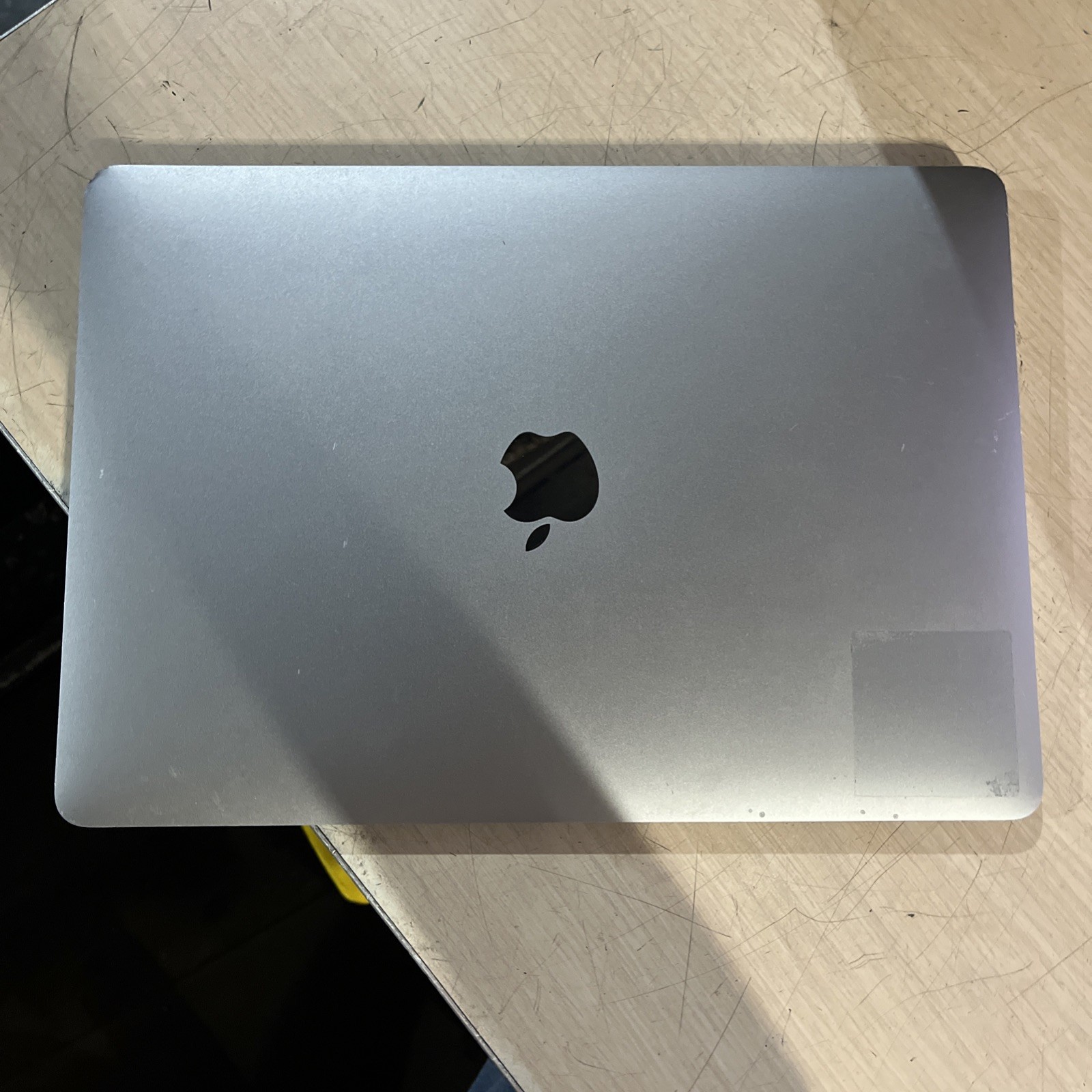APPLE MACBOOK AIR 13″ SCISSOR, 2020 CORE I3-1000NG4 1.1GHZ 8GB RAM 256SSD –