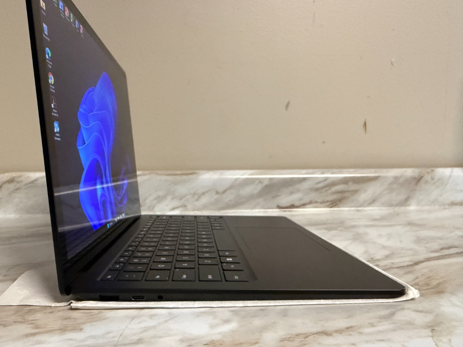 Microsoft Surface Laptop 4 i7-1185G7 16GB RAM 256GB SSD 15″ Touch W11 PRO