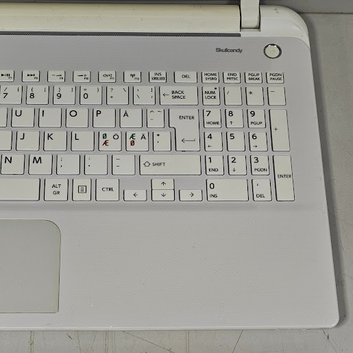 Toshiba Satellite L50D-B-12P Laptop – AMD A4-5000, AMD Radeon HD, 4GB RAM