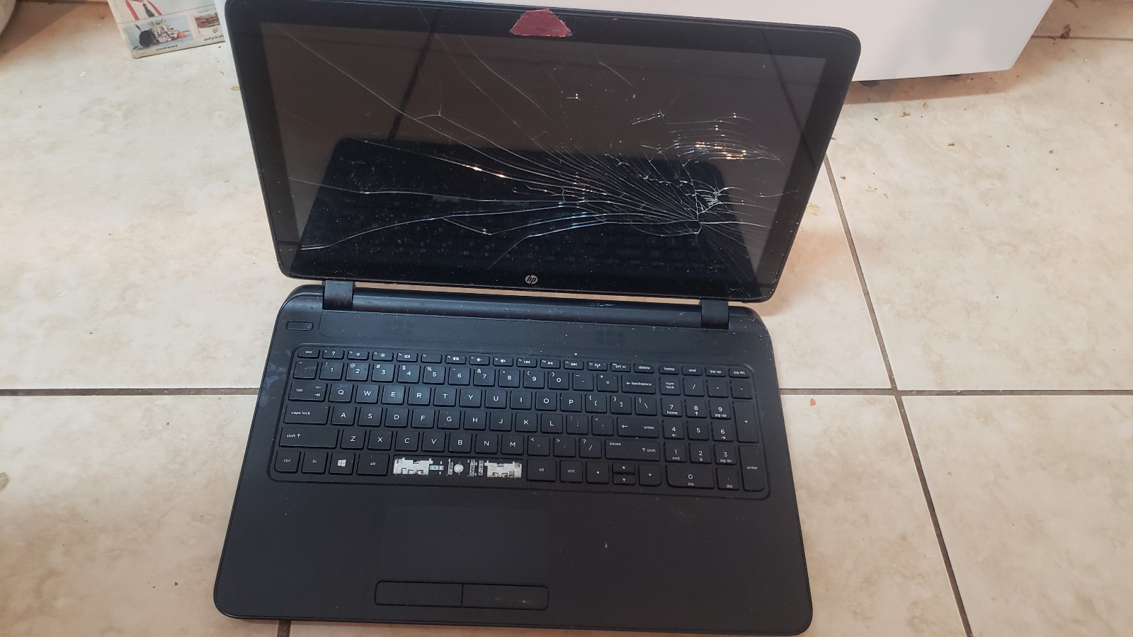 BROKEN 500gb HP 15 Notebook RTL8188EE Black Laptop with touch screen AS IS *READ
