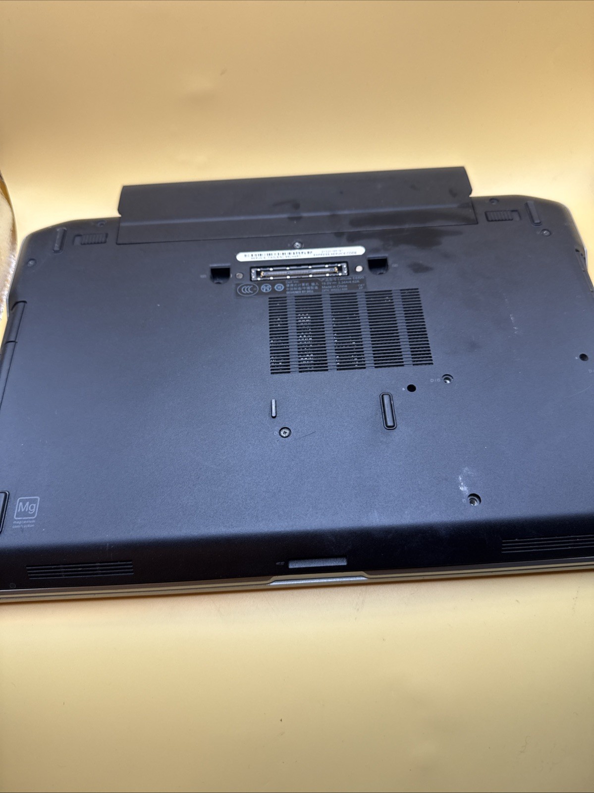 DELL LATITUDE E6320 Laptop w/ Intel Core i5-2520M 2.50 GHZ + 8 GB Parts Only