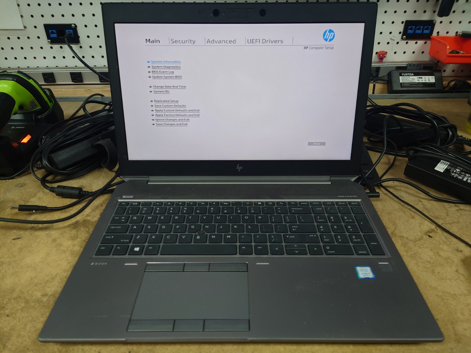 HP ZBook 15 G6 15.6″ FHD i7-9750H 32GB RAM No OS/SSD