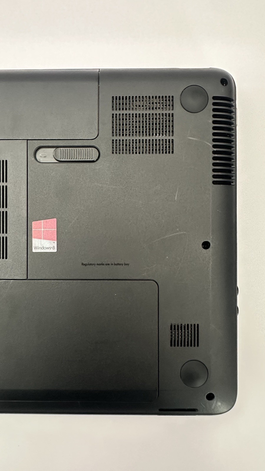 HP 2000-2D09WM With Battery /UNTESTED! UNKOWN!