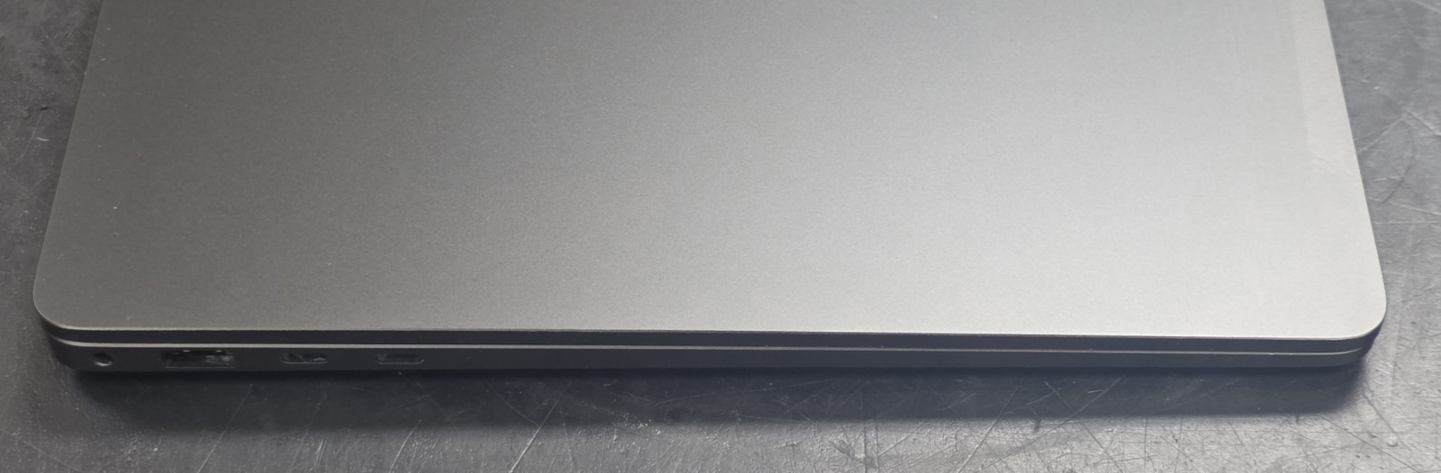 Microsoft Surface Laptop 7 Model 2037 Snapdragon X 16GB 12-Core 3.4GHz 500gb