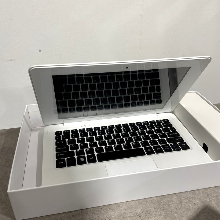 Lexibook LapTab 10 Laptop With Touch Screen – FOR PARTS ONLY