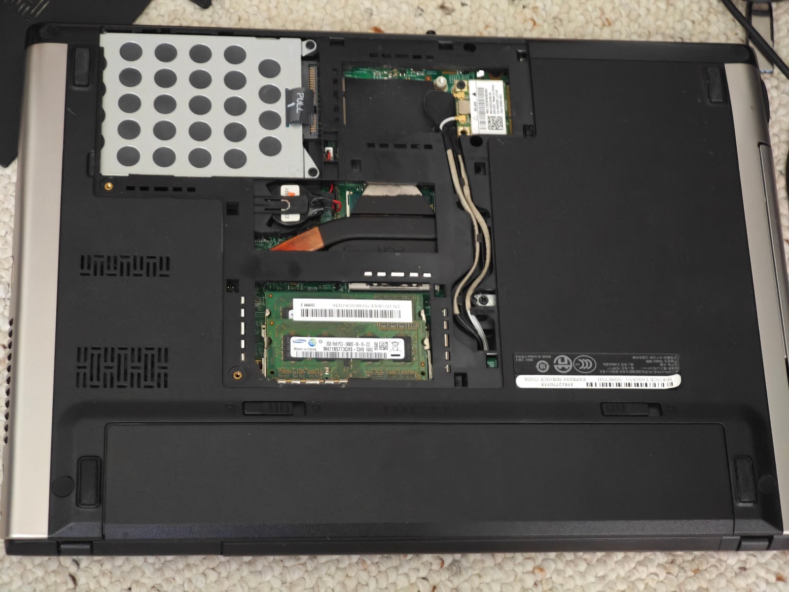 Dell Vostro 3400 – 500GB HDD, 4GB RAM, Intel i7 M640, Nvidia GT310M; NO WIFI